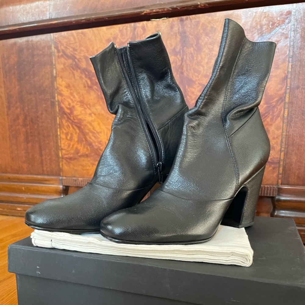 RACHEL Comey Saco Boots, black 7.5. Worn once